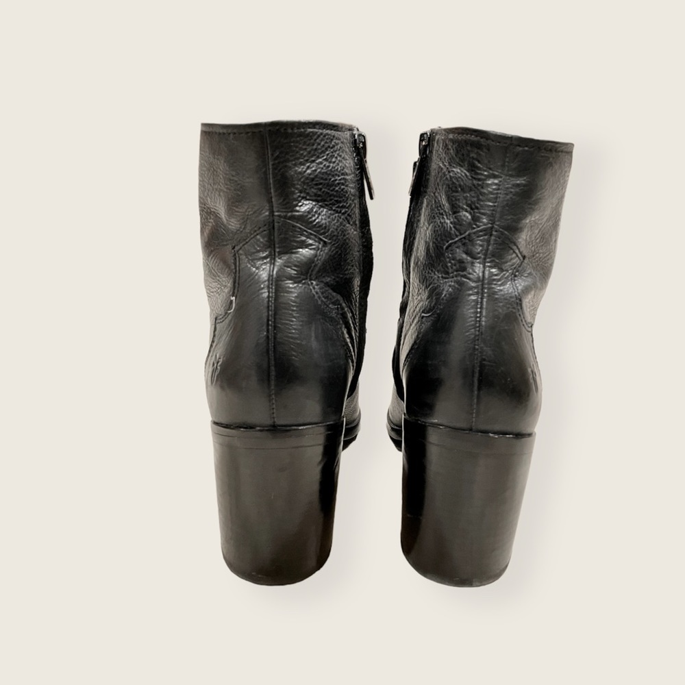 Frye Flynn Short Zip Fall/Winter Black Leather Heeled Chic Everyday Ankle Bootie - Picture 12 of 15